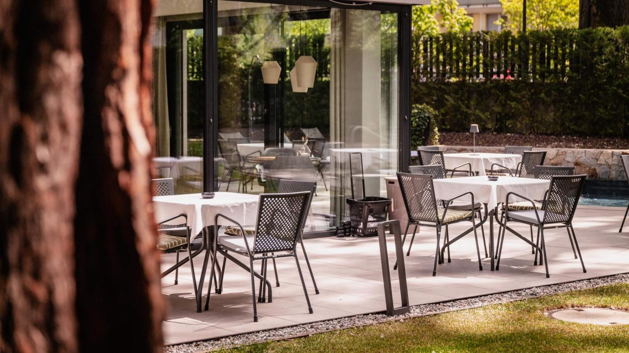 Flora Hotel & Suites Merano Exterior photo