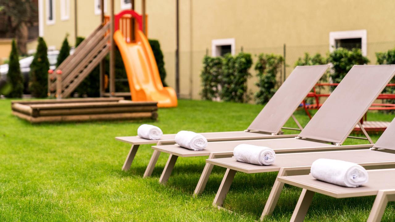 Flora Hotel & Suites Merano Exterior photo
